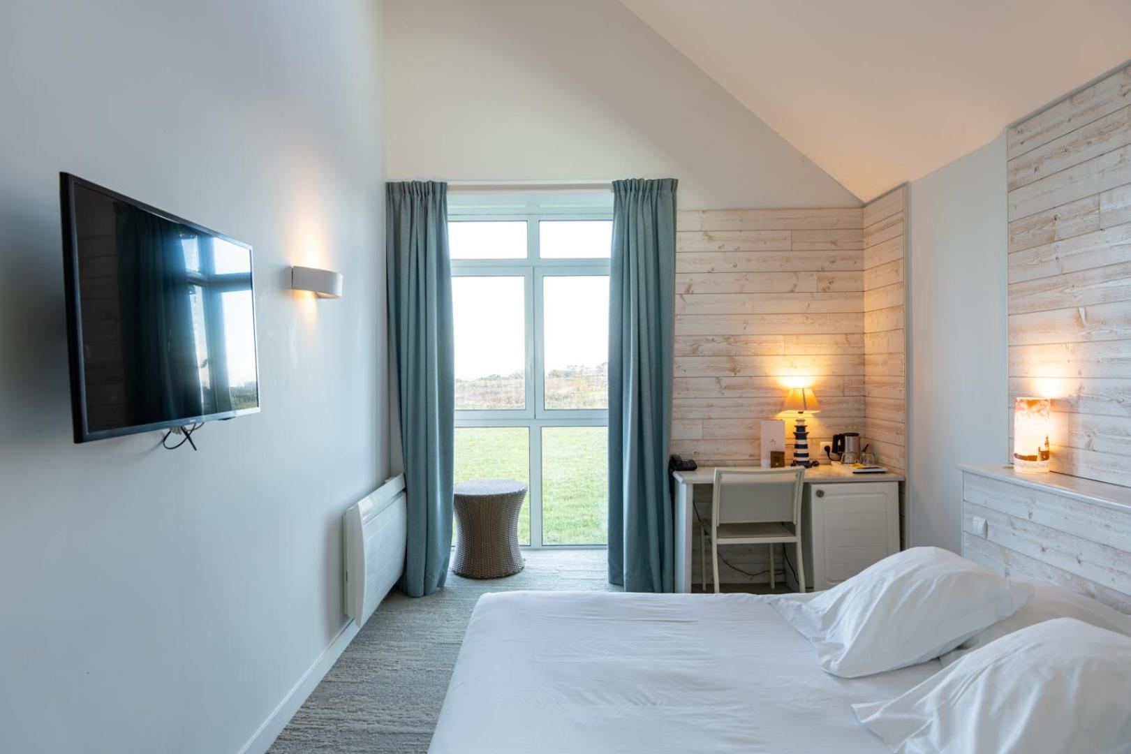 Logis Hotel Vent D'Iroise Plougonvelin Exteriör bild