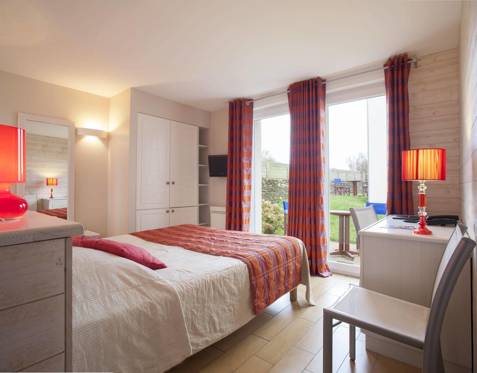 Logis Hotel Vent D'Iroise Plougonvelin Exteriör bild